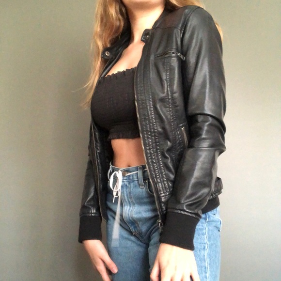 ** EVERYTHING $10 ** Black Leather Bomber Jacket - Picture 4 of 4